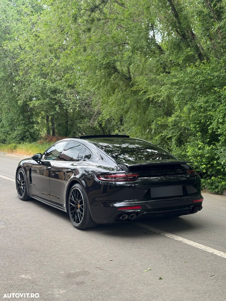 Porsche Panamera 4 E-Hybrid - 4