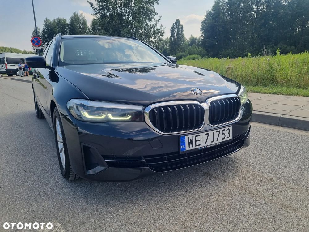 BMW Seria 5 518d mHEV - 9