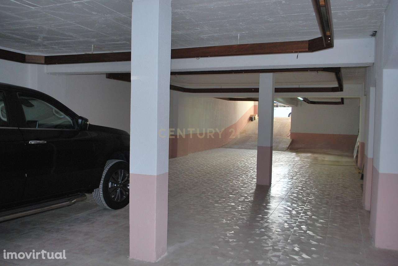 Garagem Ampla no Centro da Costa da Caparica – 710 m² | Arrendamento c - Grande imagem: 3/22