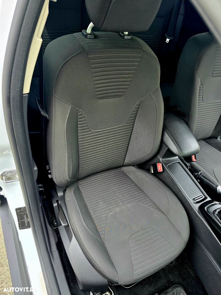 Ford Focus - 16