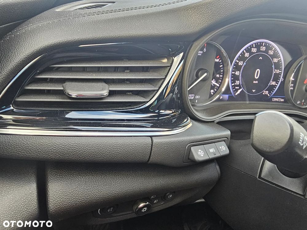 Opel Insignia 2.0 BiTurbo 4x4 Exclusive - 18