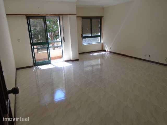 Apartamento de 4 assoalhadas em Massama-6ªfase - Grande imagem: 3/12