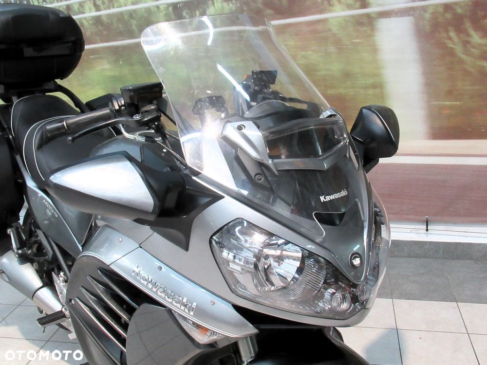 Kawasaki GTR - 11