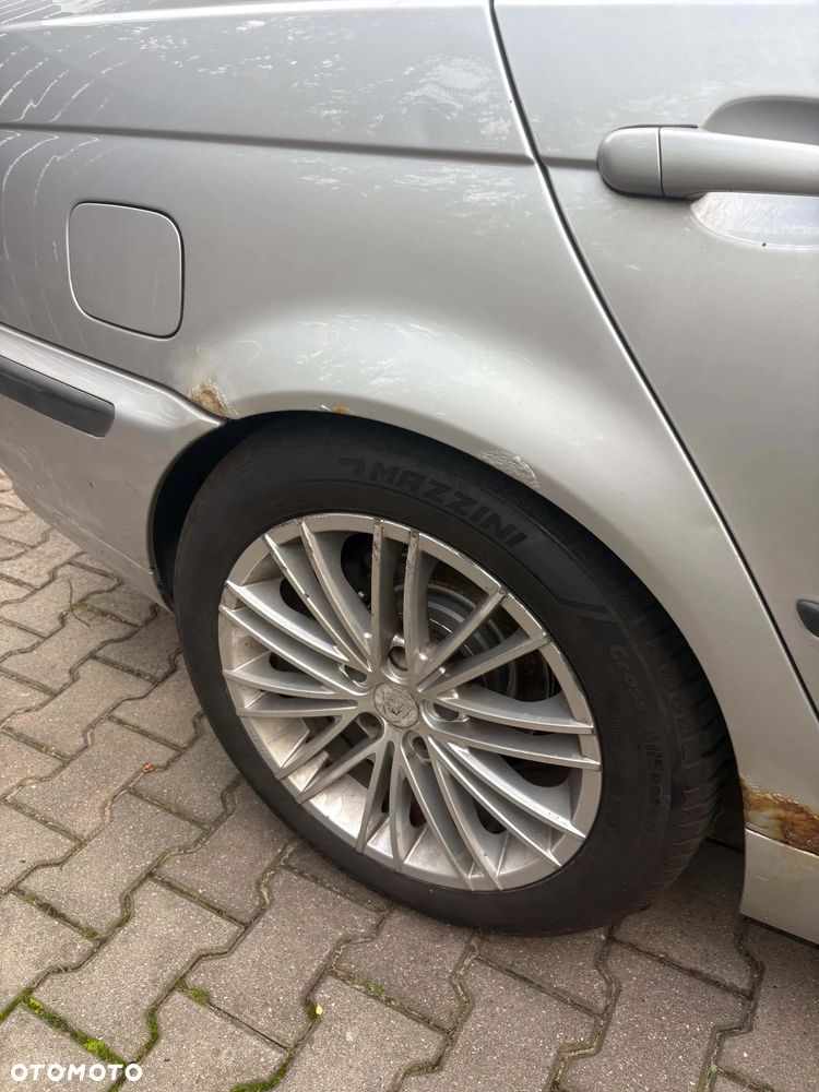 BMW Seria 3 323i - 16