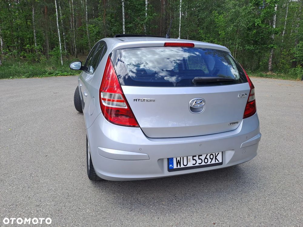 Hyundai i30 1.6 CRDi Comfort EU5 - 10