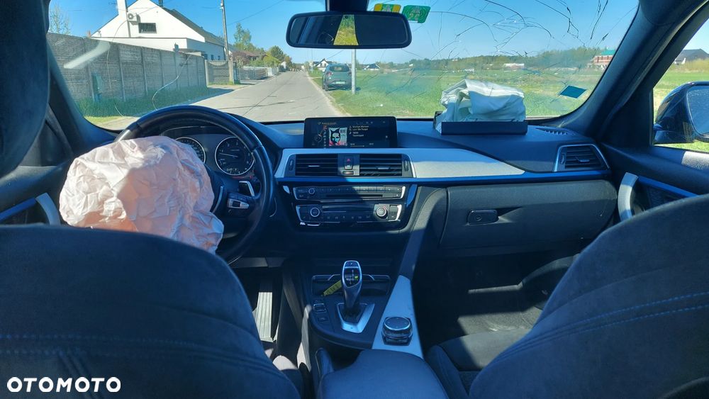 BMW Seria 3 330d xDrive Edition M Sport Shadow - 12