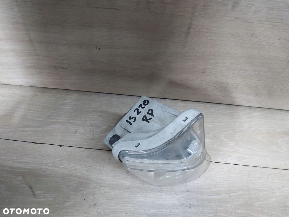 LEXUS IS II 200 220d halogen prawy przód klosz - 2