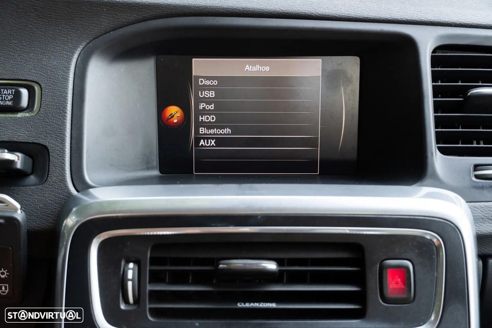 Volvo V60 Cross Country 2.0 D3 Momentum - 14