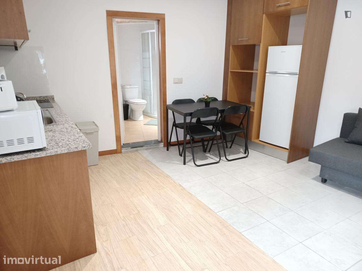 Apartamento com 1 quartos - localizado em Campanhã Porto - Grande imagem: 5/14