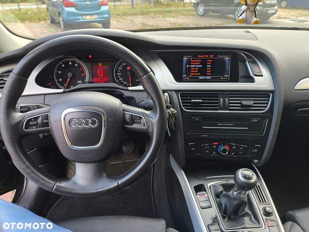 Audi A4 Limousine - 13