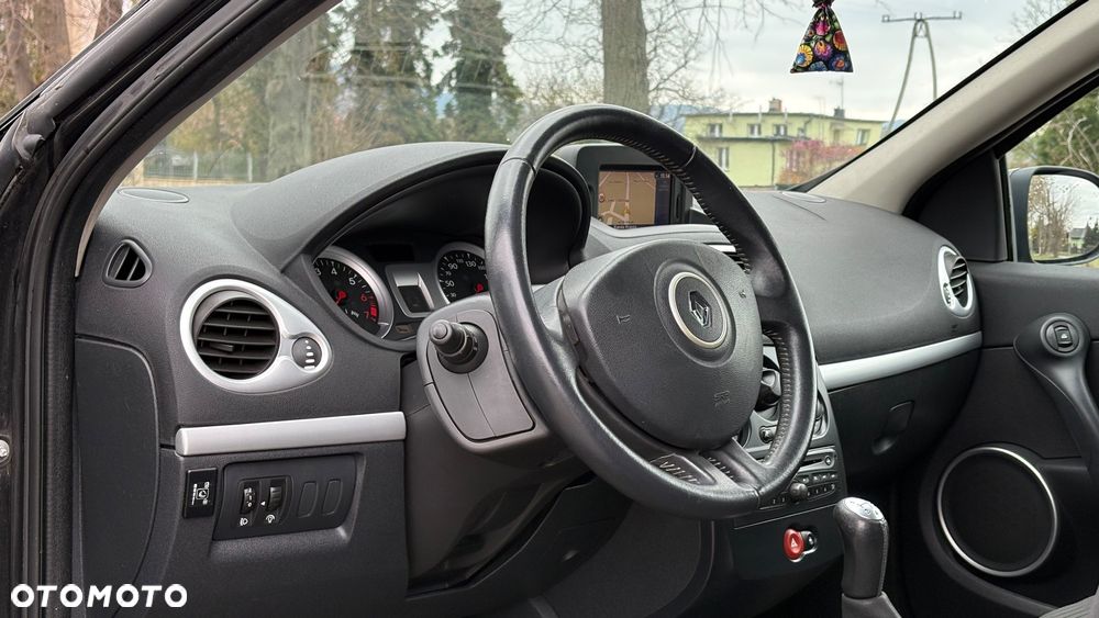 Renault Clio 1.2 16V 75 Expression - 16