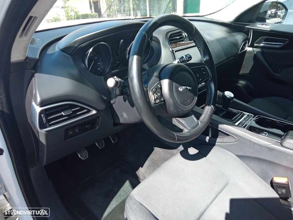 Jaguar F-Pace 2.0 i4D Prestige - 29