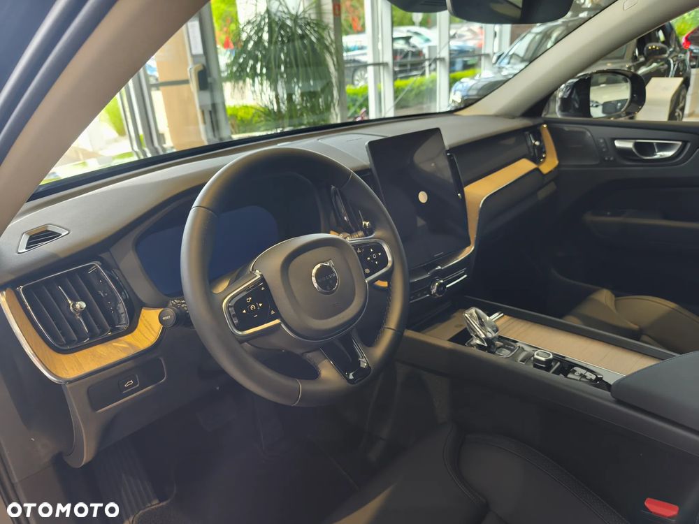 Volvo XC 60 B5 B AWD Ultimate Dark - 13