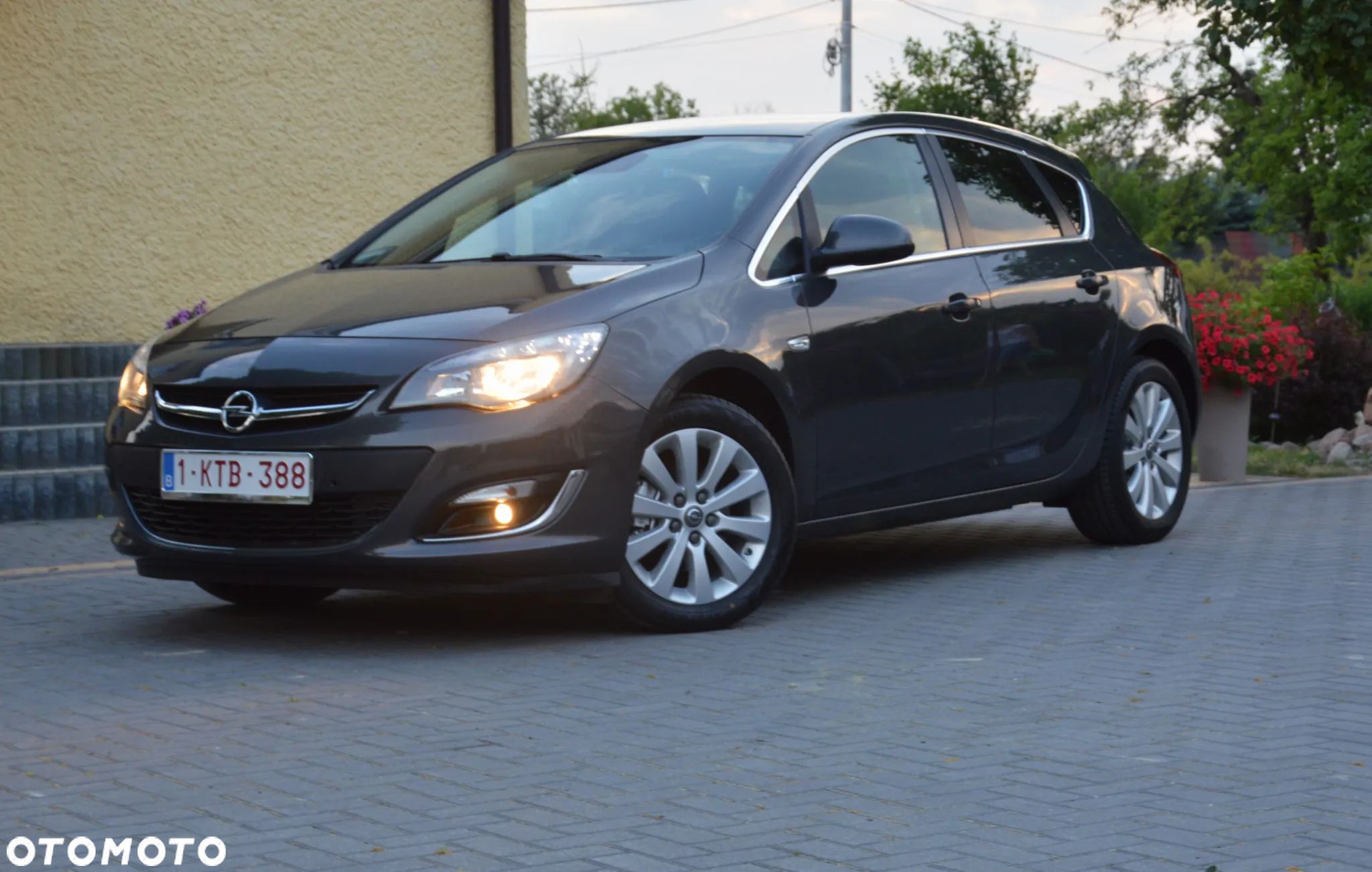 Opel Astra IV 1.6 CDTI Cosmo - 1