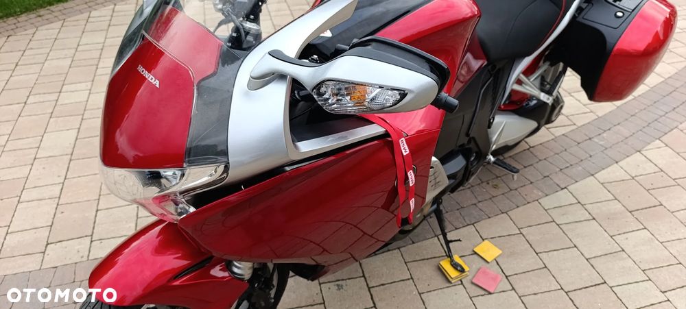 Honda VFR - 15