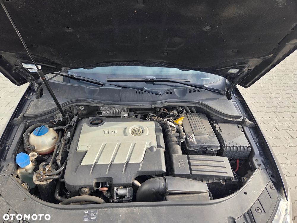 Volkswagen Passat - 16