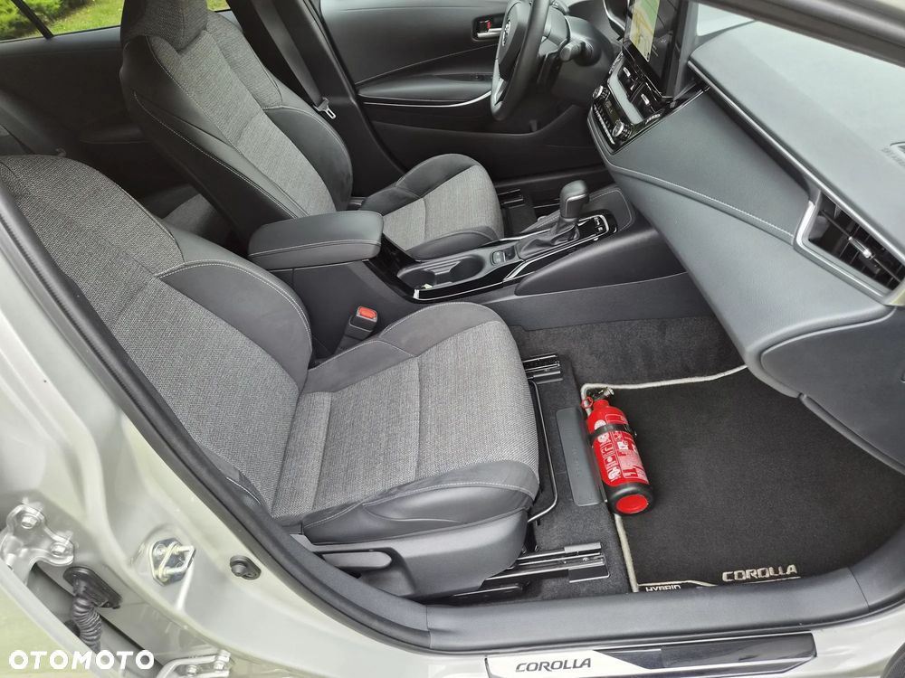 Toyota Corolla 2.0 Hybrid Style - 17