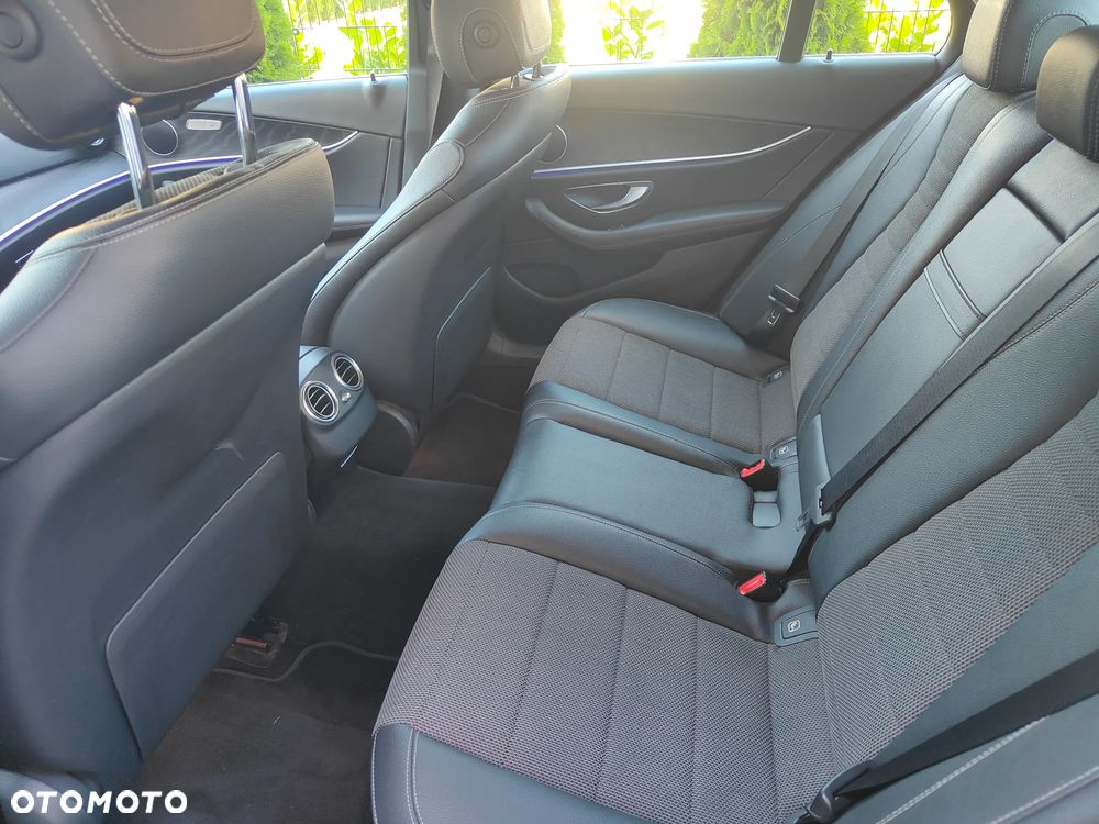 Mercedes-Benz Klasa E 200 9G-TRONIC Exclusive - 7