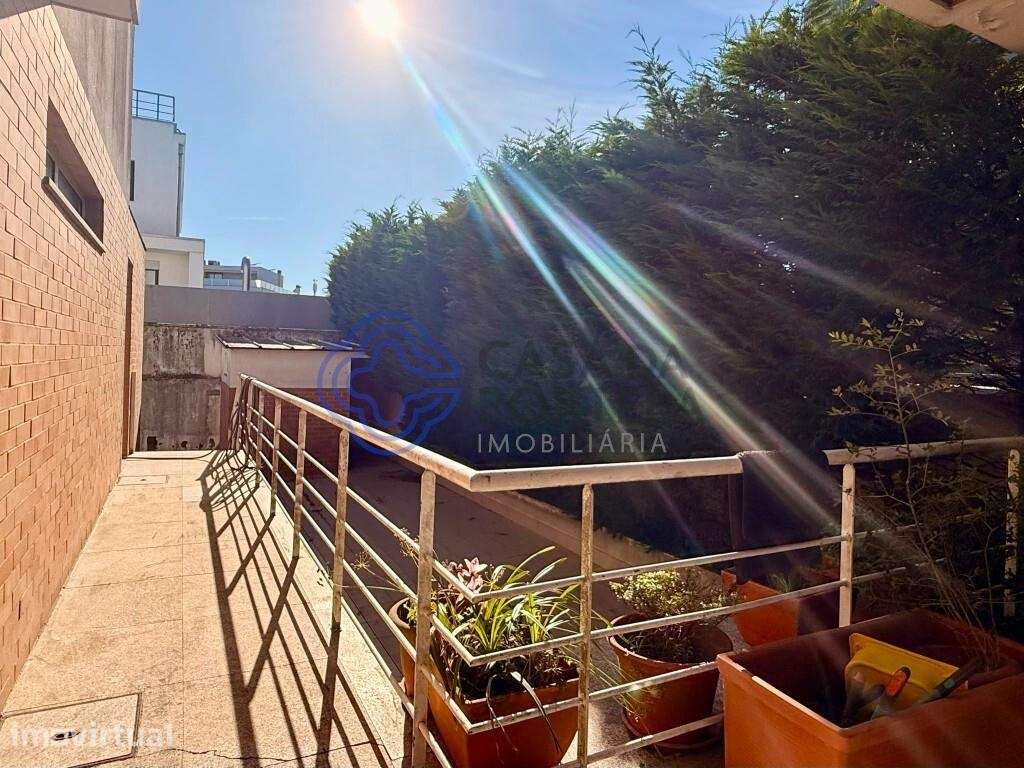 Moradia com 374 m2 de construção, com 4 quartos 3 frentes na Zona dos - Grande imagem: 5/43