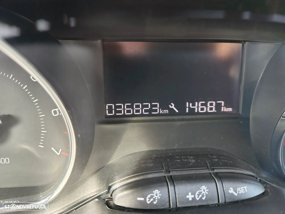 Peugeot 208 1.2 VTi Access - 21