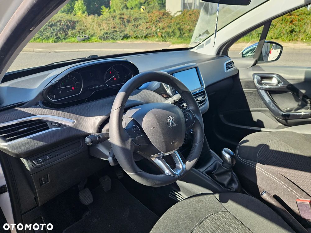 Peugeot 208 PureTech 82 Active - 11