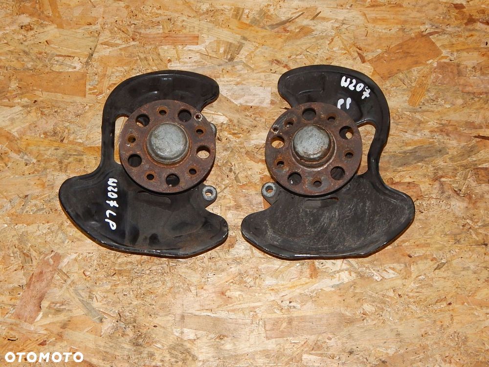 mercedes e w207 zwrotnica prawa przód 3.0 cdi - 1