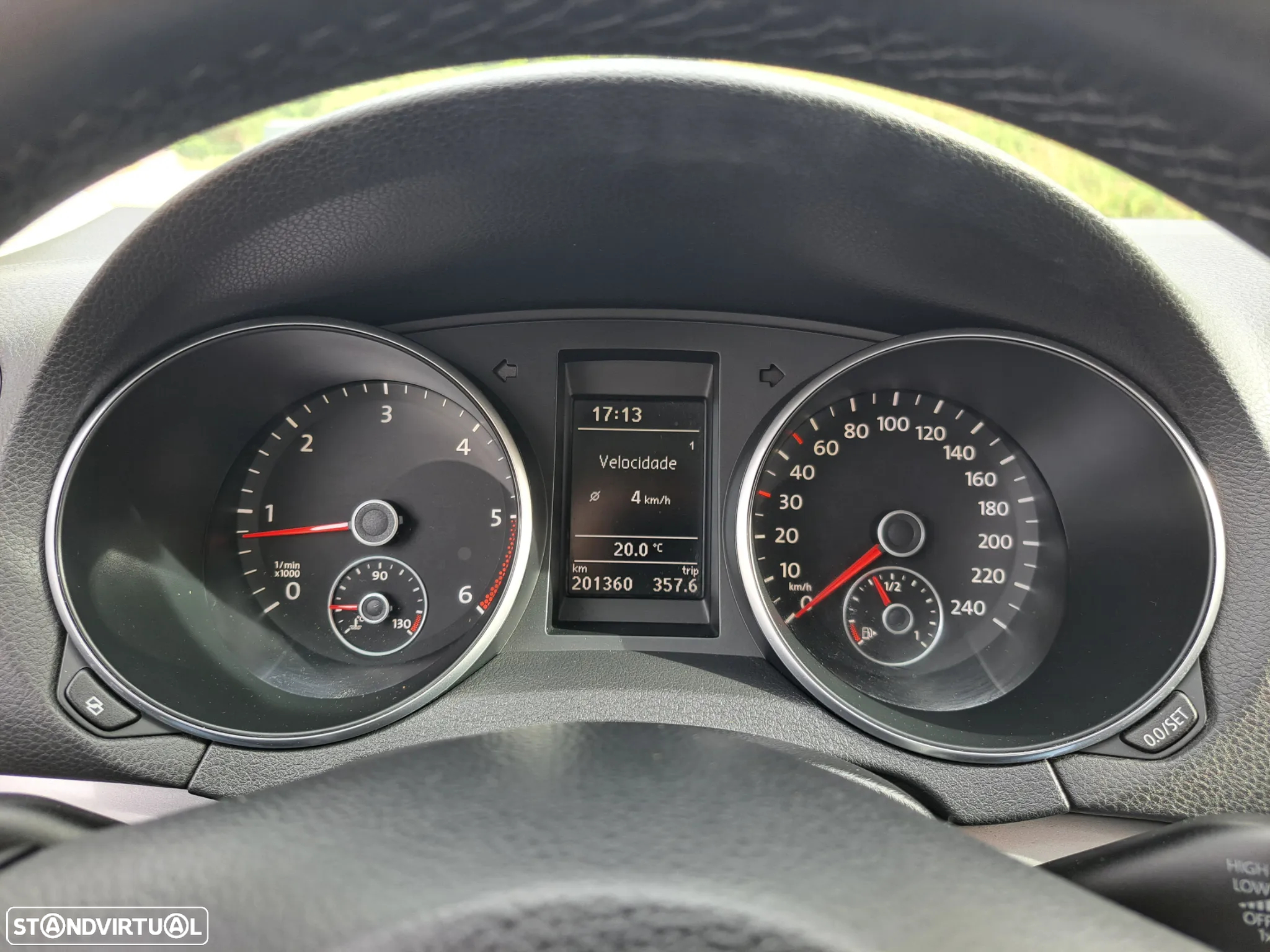 VW Golf 2.0 TDi Confortline - 19