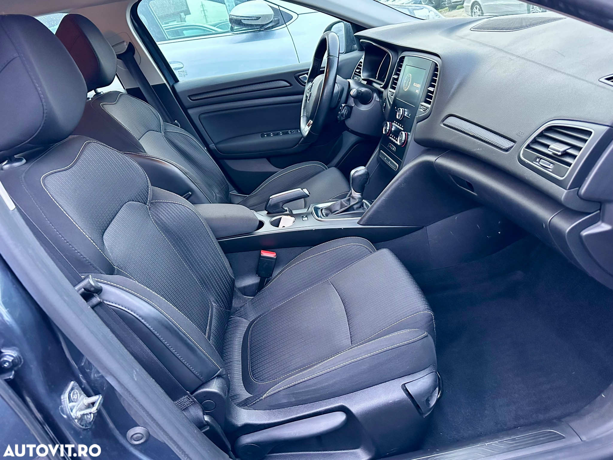 Renault Megane Grandtour BLUE dCi 115 EDC BUSINESS EDITION - 25