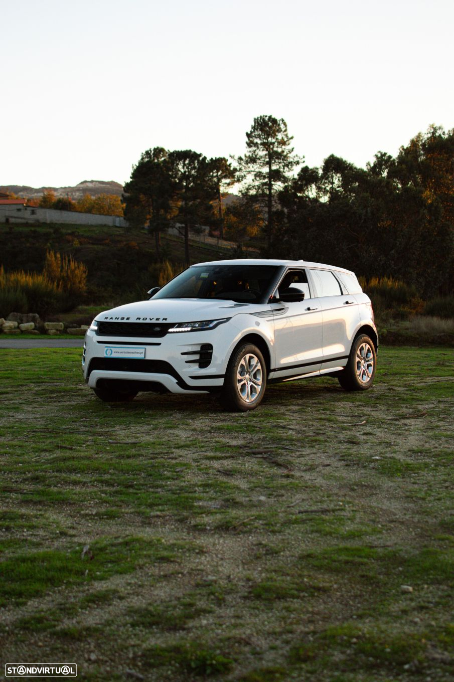 Land Rover Range Rover Evoque 2.0 D150 AWD R-Dynamic Auto - 2
