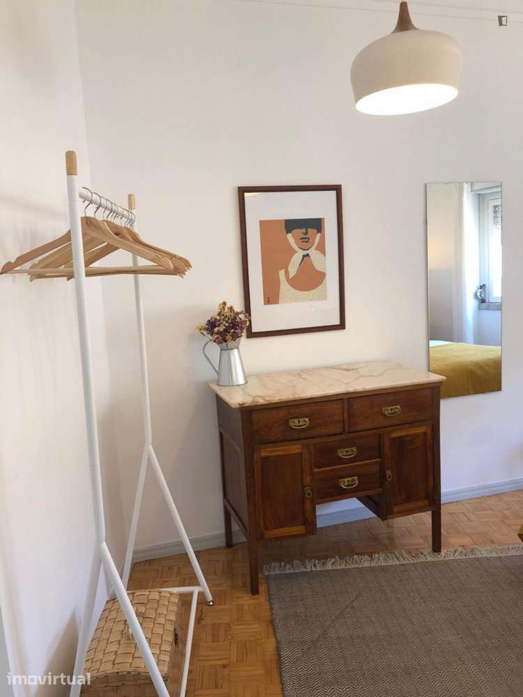 Quarto - localizado em Anjos Lisbon - Grande imagem: 3/28