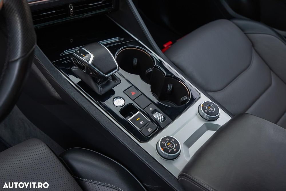 Volkswagen Touareg - 31