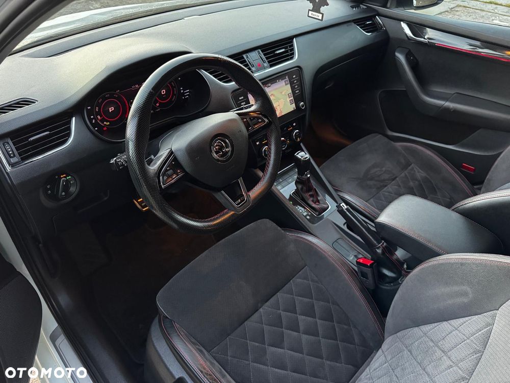 Skoda Octavia 2.0 TDI 4x4 DSG RS - 26