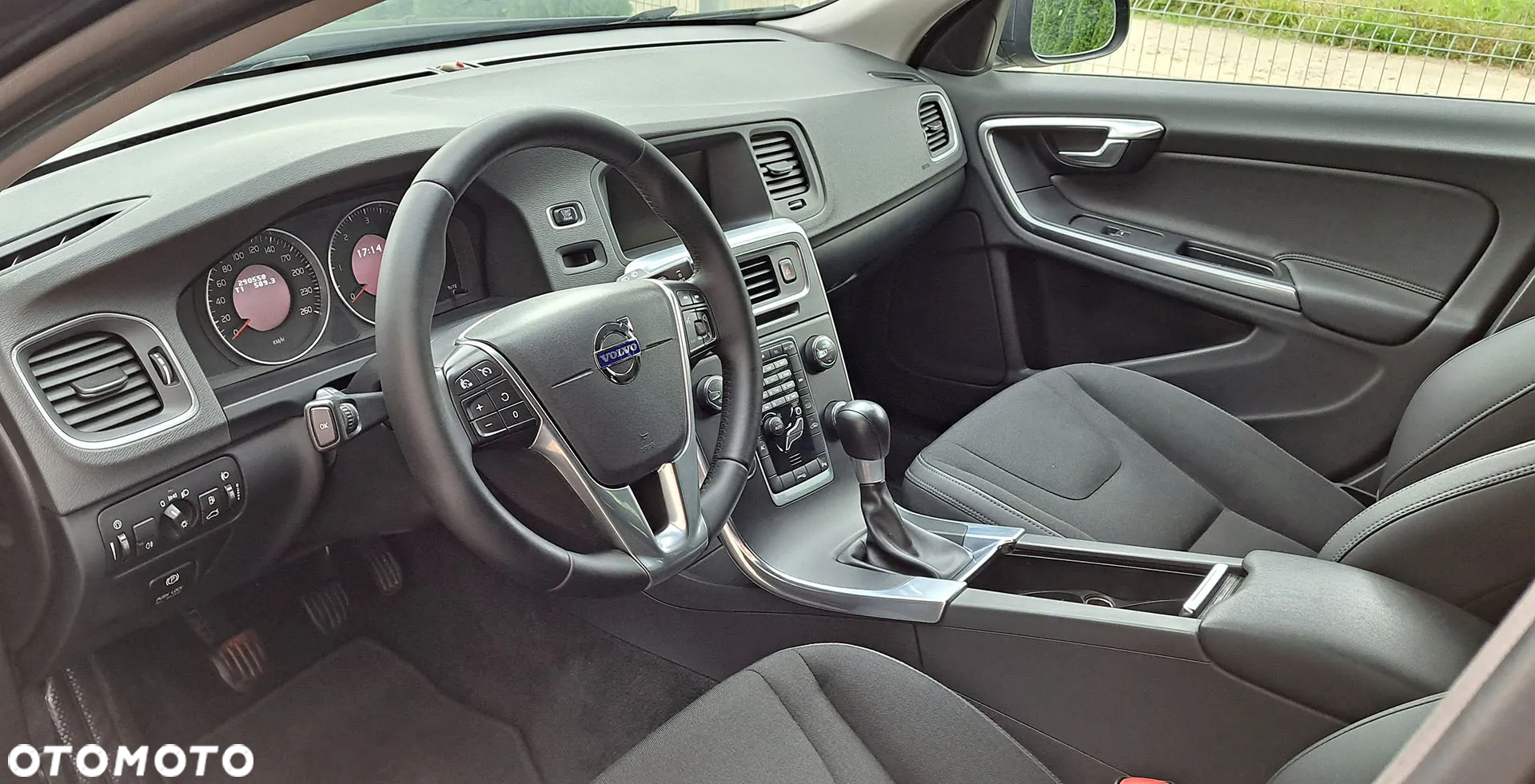 Volvo V60 D2 Momentum - 4