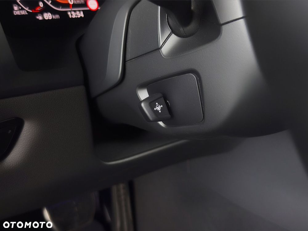 BMW Seria 8 - 15