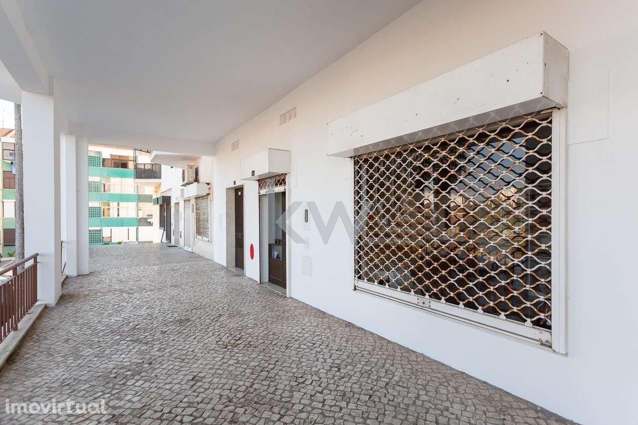 Loja com 70,70 m2 devoluta em Verderena, Barreiro - Grande imagem: 3/19