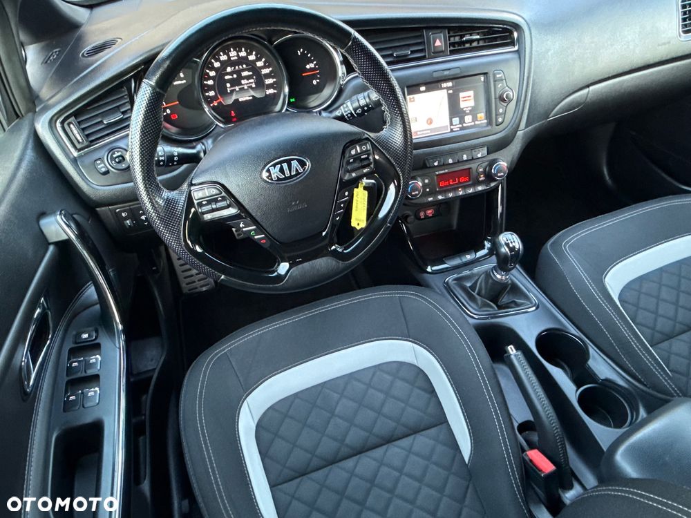 Kia Ceed 1.6 CRDi 136 ISG GT Line - 13