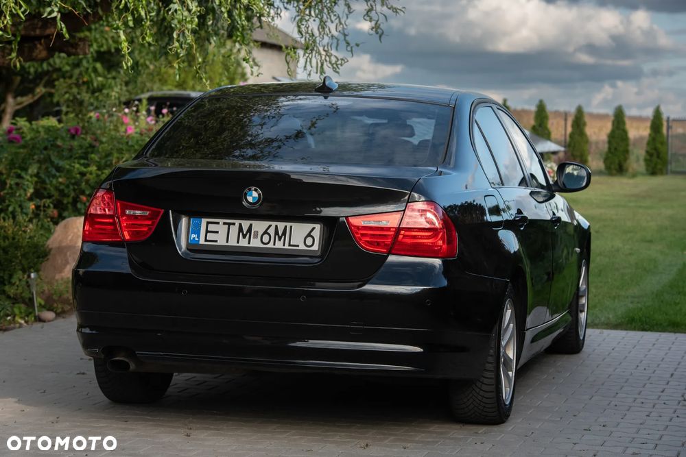 BMW Seria 3 318i - 9
