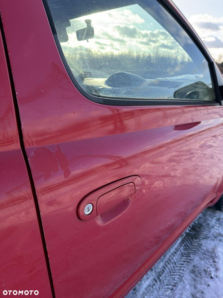 Toyota Yaris 1.0 Terra - 11