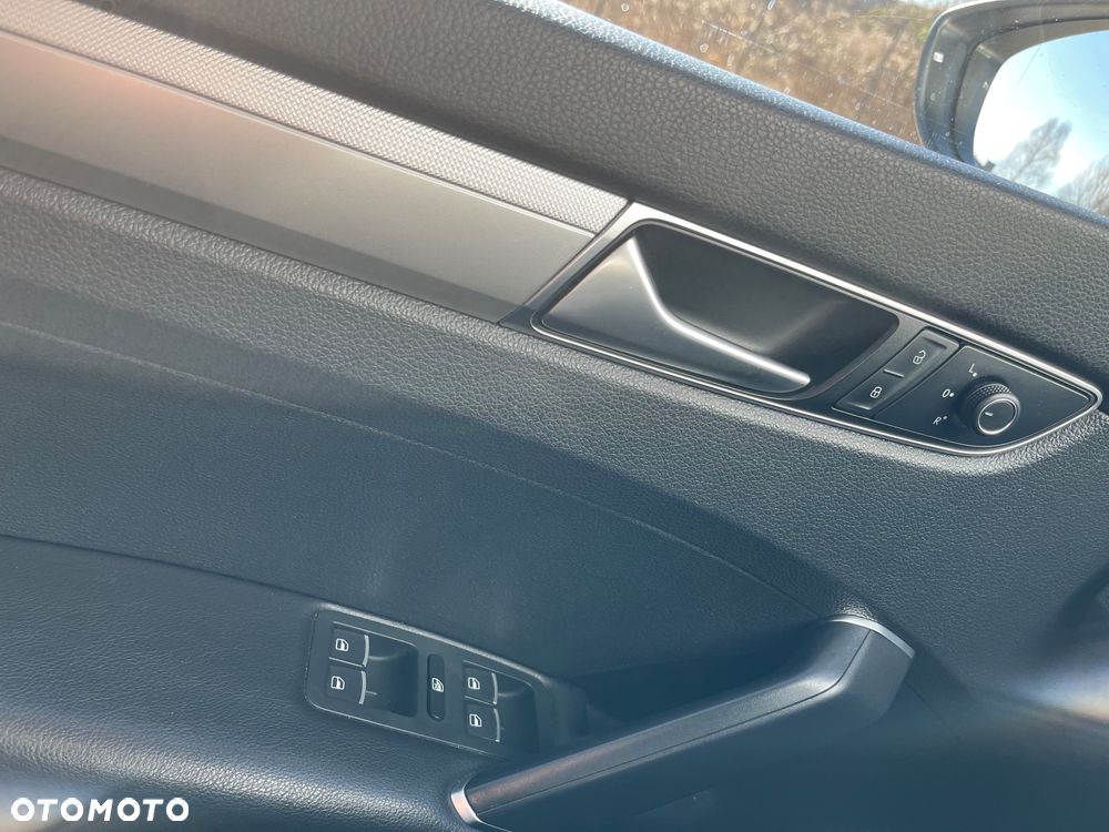 Volkswagen Passat 1.8 TSI (BlueMotion Technology) DSG Comfortline - 29