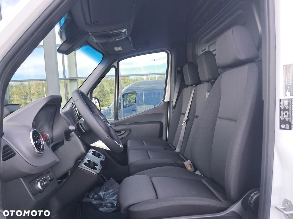 Mercedes-Benz SPRINTER - 18