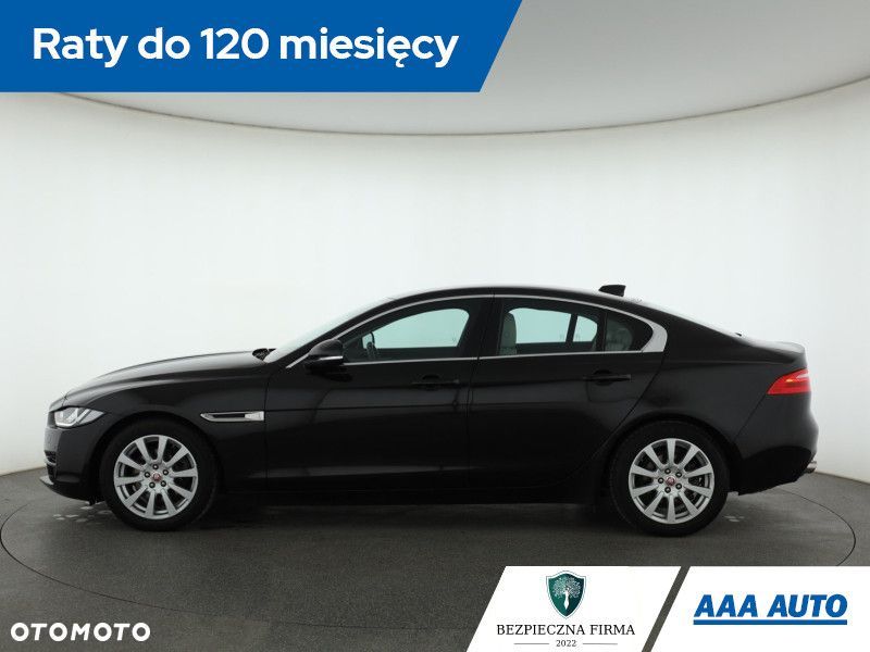 Jaguar XE - 4