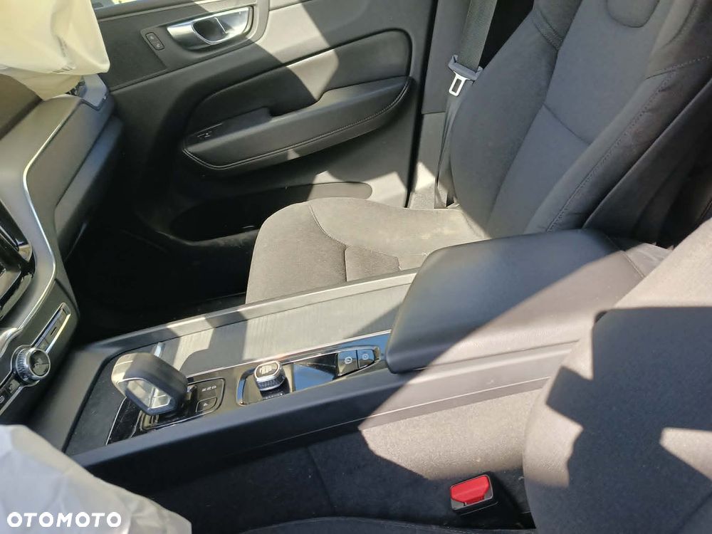Volvo XC 60 B4 D Geartronic Momentum - 16