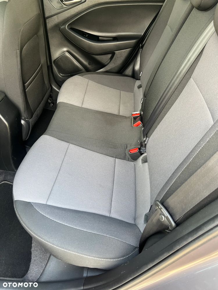 Hyundai i20 - 12