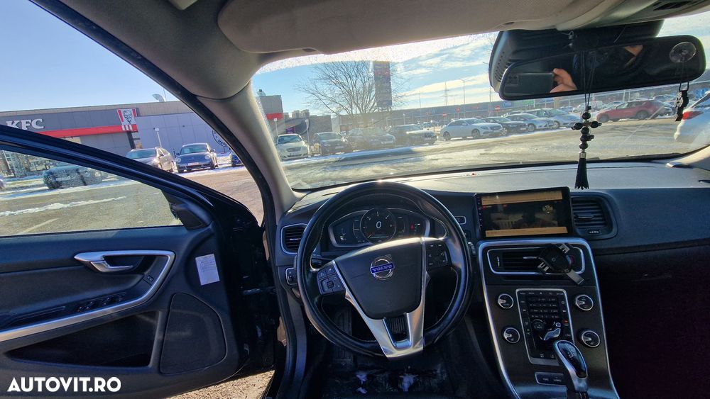 Volvo V60 D6 Plug-In-Hybrid AWD Geartronic Summum - 11