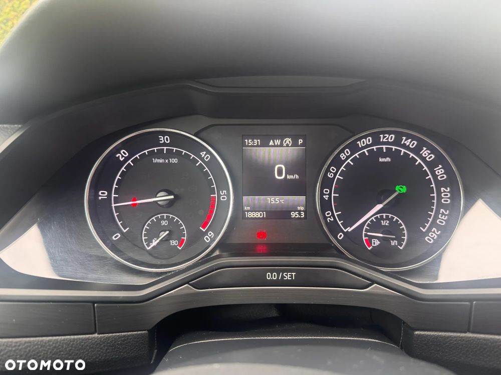 Skoda Superb 2.0 TDI Style DSG - 2