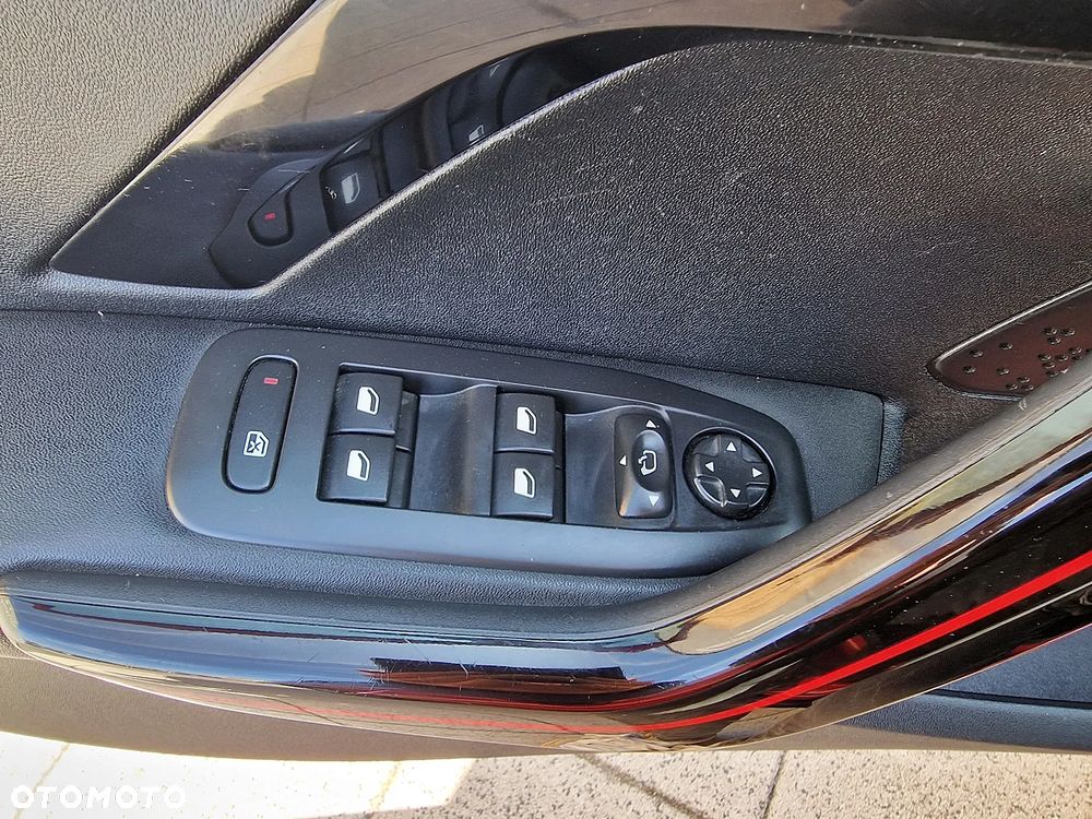 Peugeot 2008 PureTech 110 Stop&Start GT-Line Edition - 12