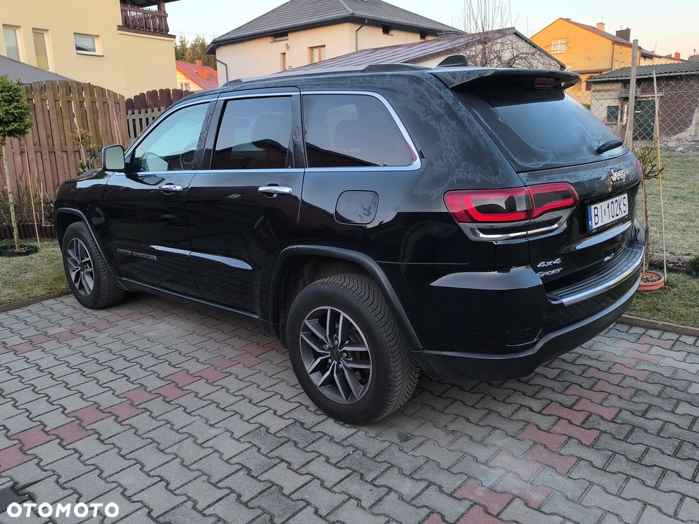 Jeep Grand Cherokee - 9