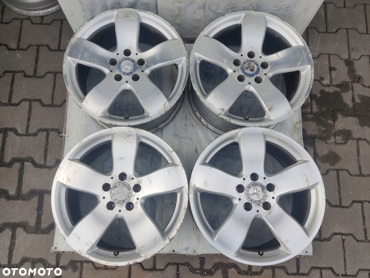 Felgi Mercedes 8J 17" ET38 573 - 2