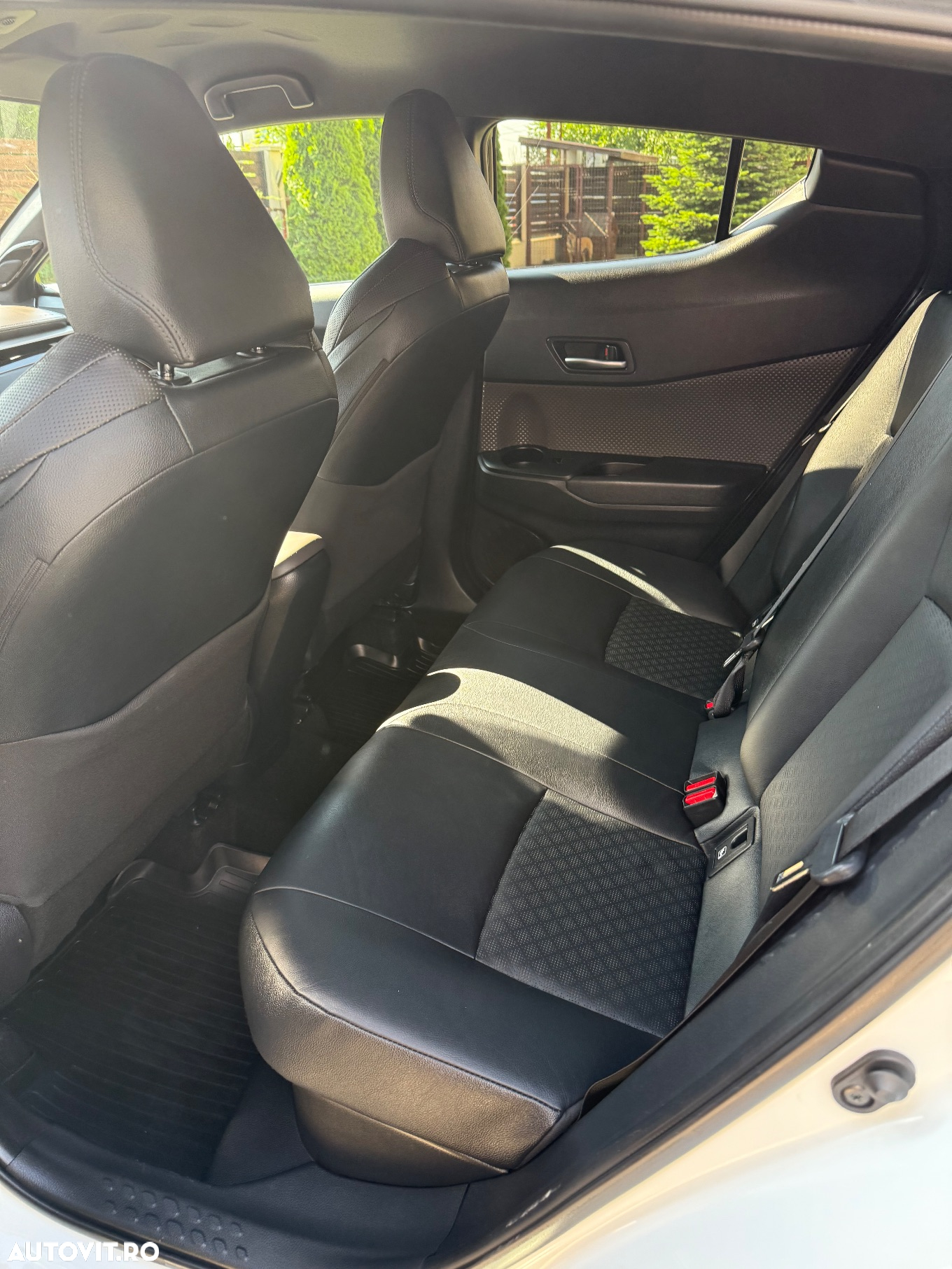 Toyota C-HR 2.0 HSD 184 CP 4x2 CVT C-lassy bi-tone - 11