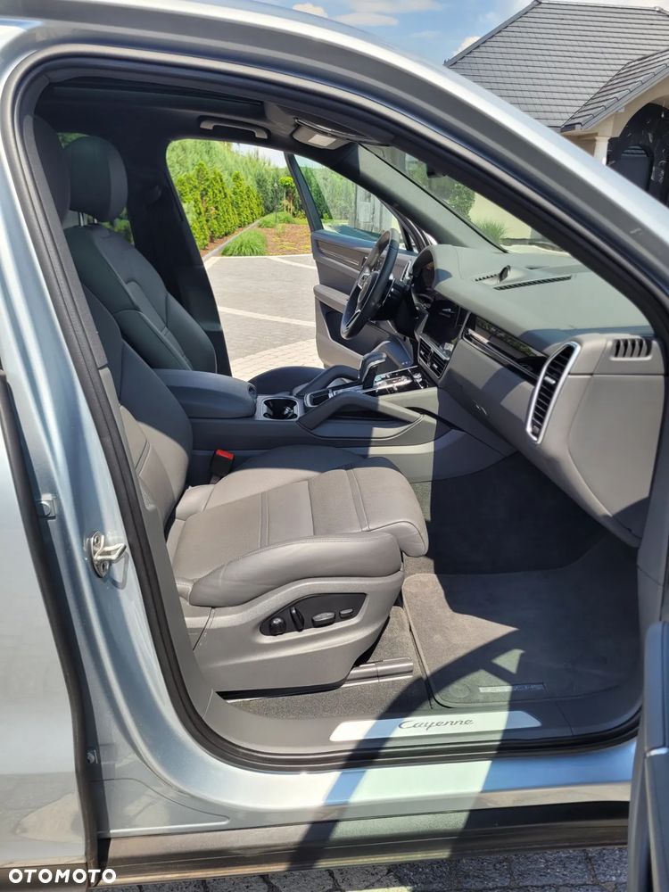Porsche Cayenne - 9
